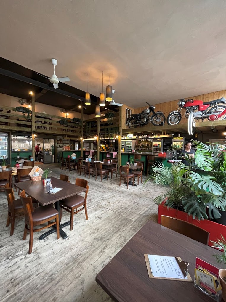 Rustikales Restaurant Interior